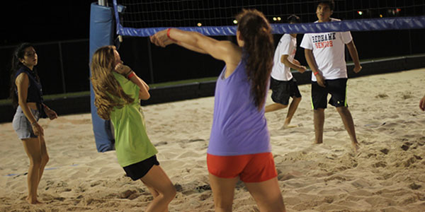 Even without volleyball experience, students played to win the title of champions. 