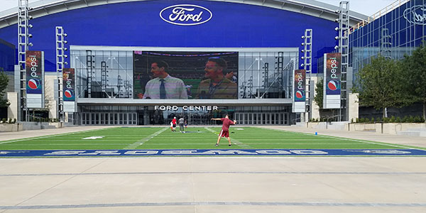 Under a proposal to the NFL, The Star, the Dallas Cowboys World Headquarters, along with AT&T Stadium would host the 2018 NFL Draft.