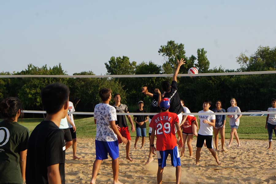 Volleyball+was+just+one+of+several+activities+orchestra+students+took+part+in+at+Fridays+Bach+to+School+Bash+at+Russell+Creek+Park+in+Plano+on+Sept.+8%2C+2017.