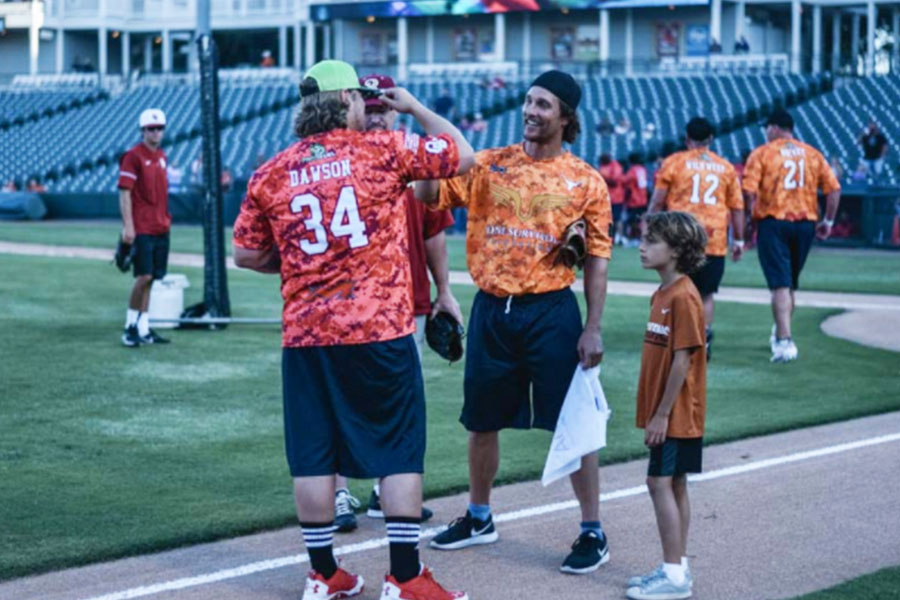 McConaughey+makes+celebrity+softball+game+alright+alright+alright