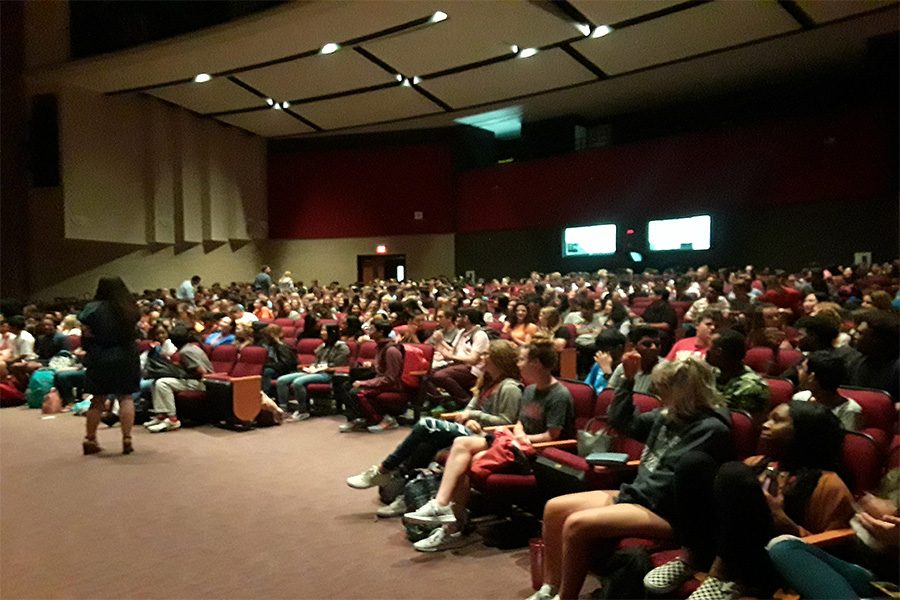 Seniors meet in the auditorium for the first class meeting.