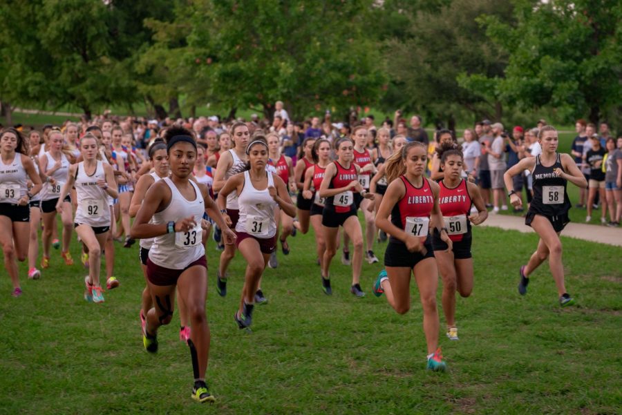 Flying into full gear, the cross country team  compete in their first meet of the year on Saturday in the Plano Invitational. Head coach Ben Manning leads the team into the 5k run at Russell Creek Park, with the girls beginning at 8:00 a.m., and the boys to follow at 8:30 a.m. 