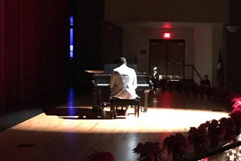 Basketball coach and health science teacher Stephen Friar performed Mary Did You Know at the second night of the Winter Extravaganza. A skilled pianist and vocalist, Friar made his campus debut in his first largest performance in years.