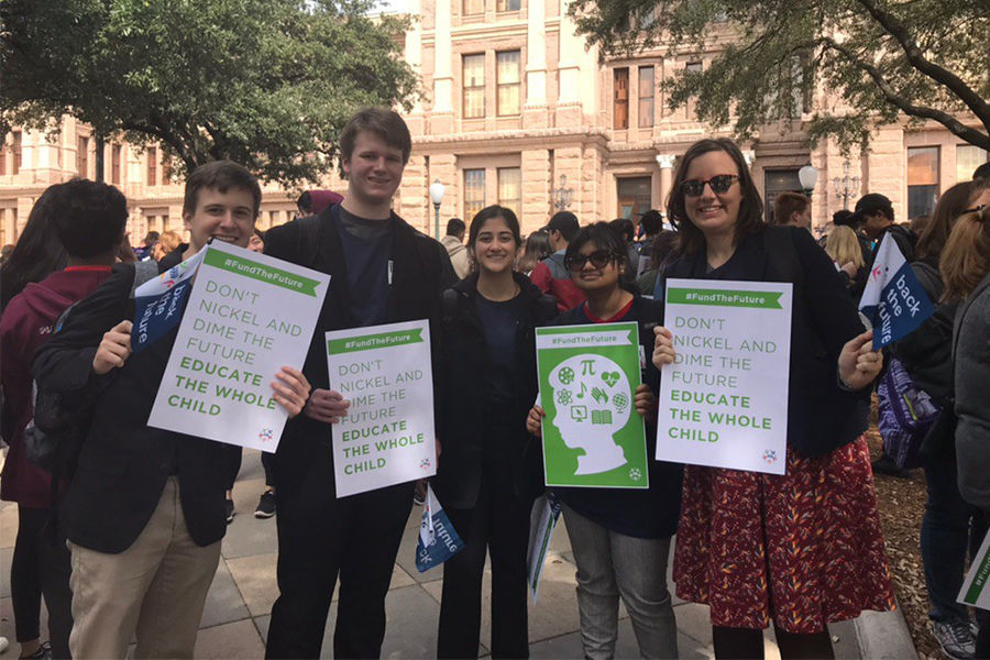 Students+rally+for+education+funding+in+Austin