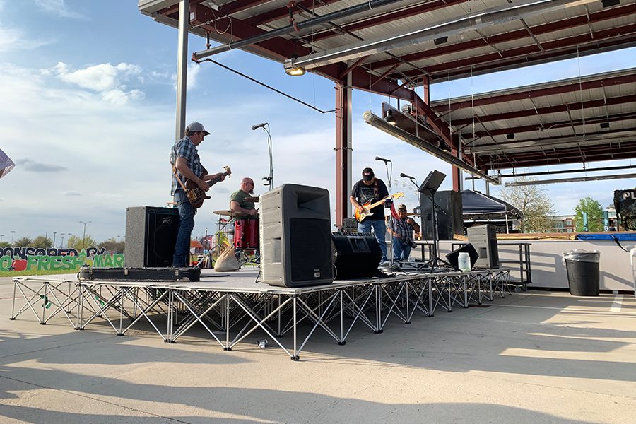 During the Frisco Fair, live music is a regular feature under the Frisco Fresh Market pavilion. 
