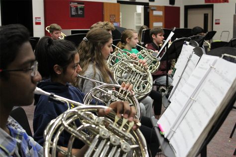 From pop songs to video game music, Saturdays Spring Swing concert is the final band performance of the year. The concert runs from 1-4 p.m. in the cafeteria and will feature a silent auction.