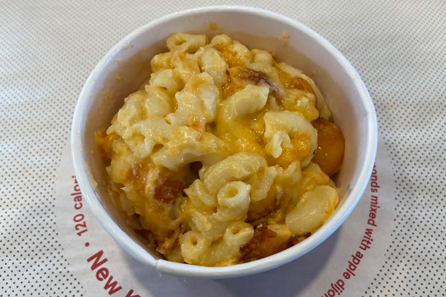 Taking a break from her typical meal of Chik-fil-a chicken, staff reporter Kanz Bitar tried the chains newest addition to their menu, mac and cheese. 