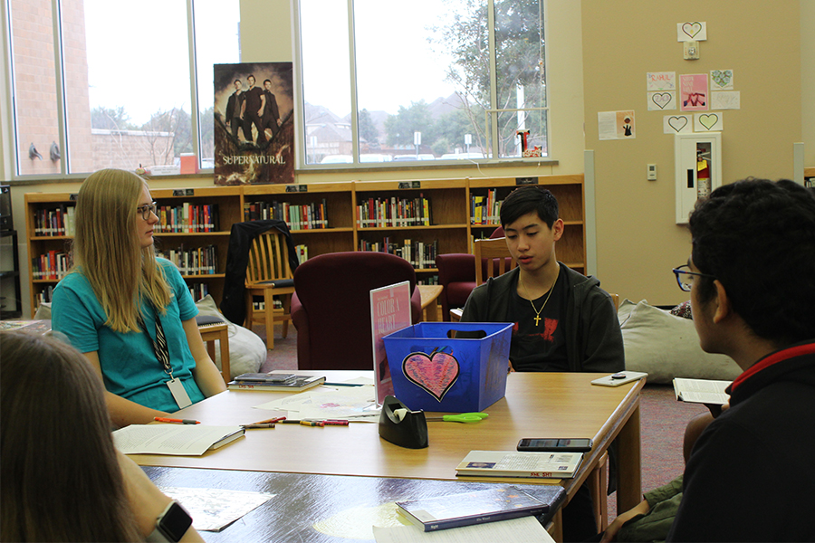 Sophomores Julia Johnson and Jeremy Lin discuss the novel, Night, during a Socratic Seminar in PAP English 2. 