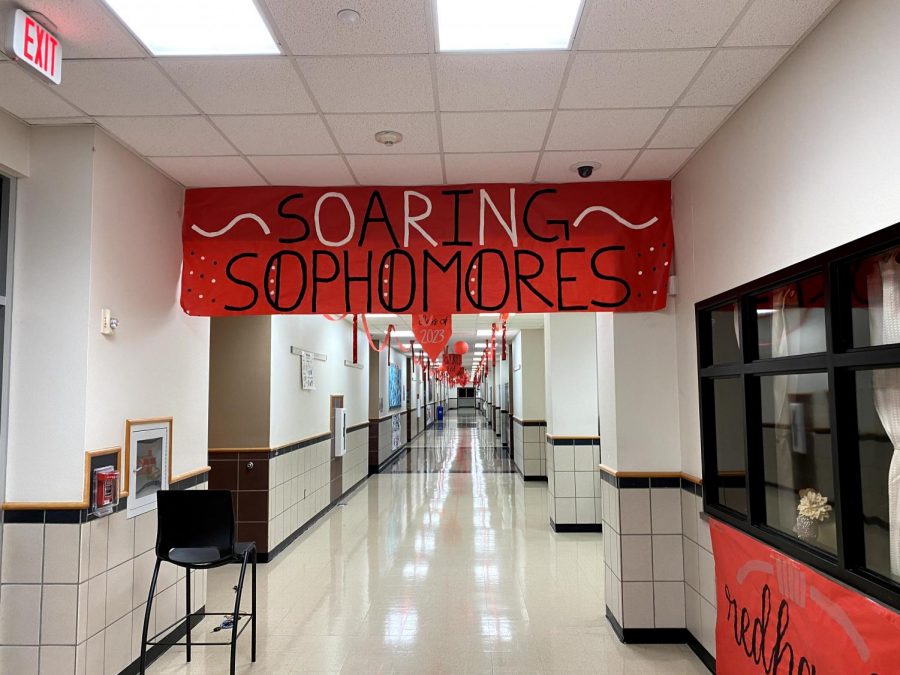 Pictured is the sophomore hallway, decorated with signs, banners, streamers, and balloons. 