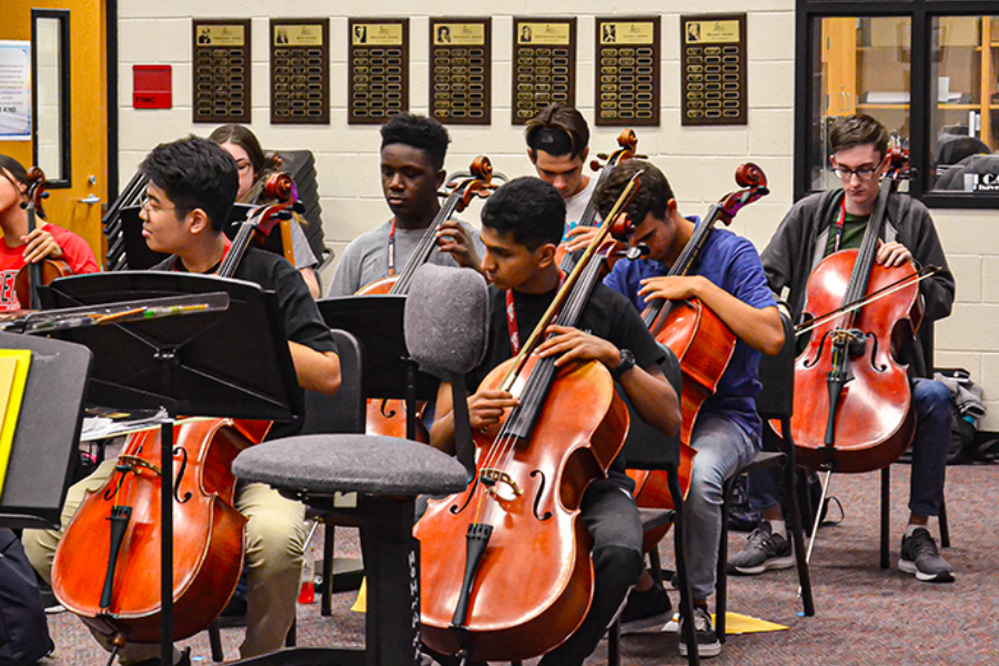 Gone are the days of Zoom and virtual performances as orchestra is holding its fall concert Tuesday evening, beginning at 7 pm. The concert is the first live performance for orchestra in 18 months and comes with no COVID-19 restrictions in place. 