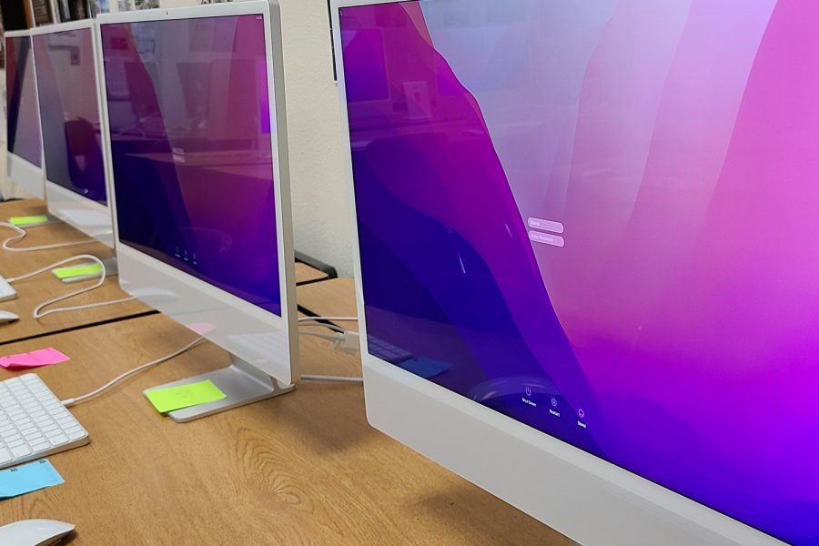 The new iMacs are smaller than the previous models at 11.5 mm thick. Powered by a M1 chip, the computers feature smaller keyboards, and four USB-C ports.