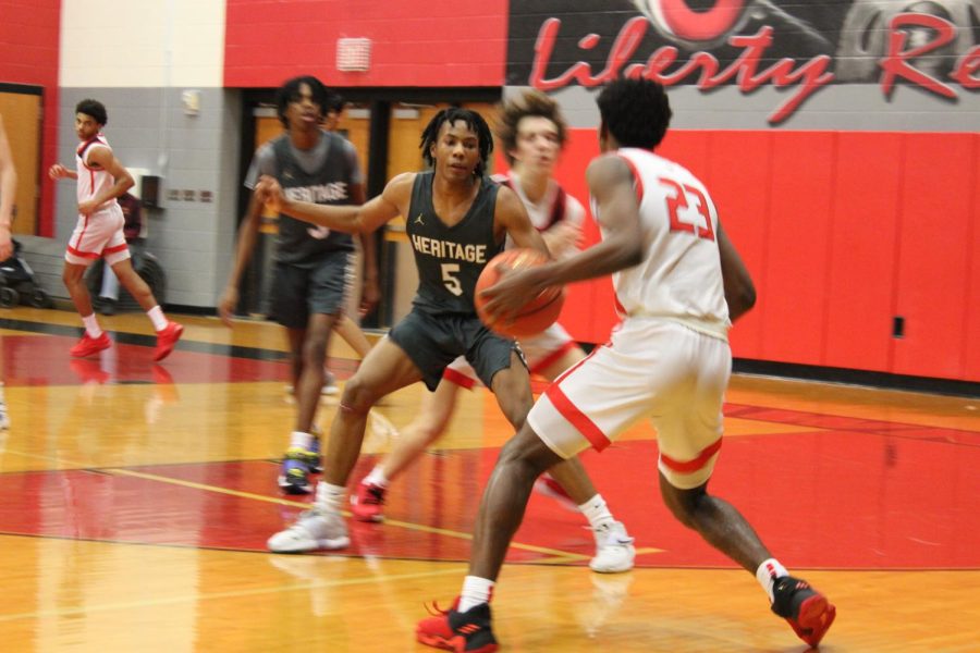 In hopes of gaining another win, the boys basketball team battles Emerson in a District 10-5A game on Tuesday. They lead District 10-5A and have a record of 5-1.