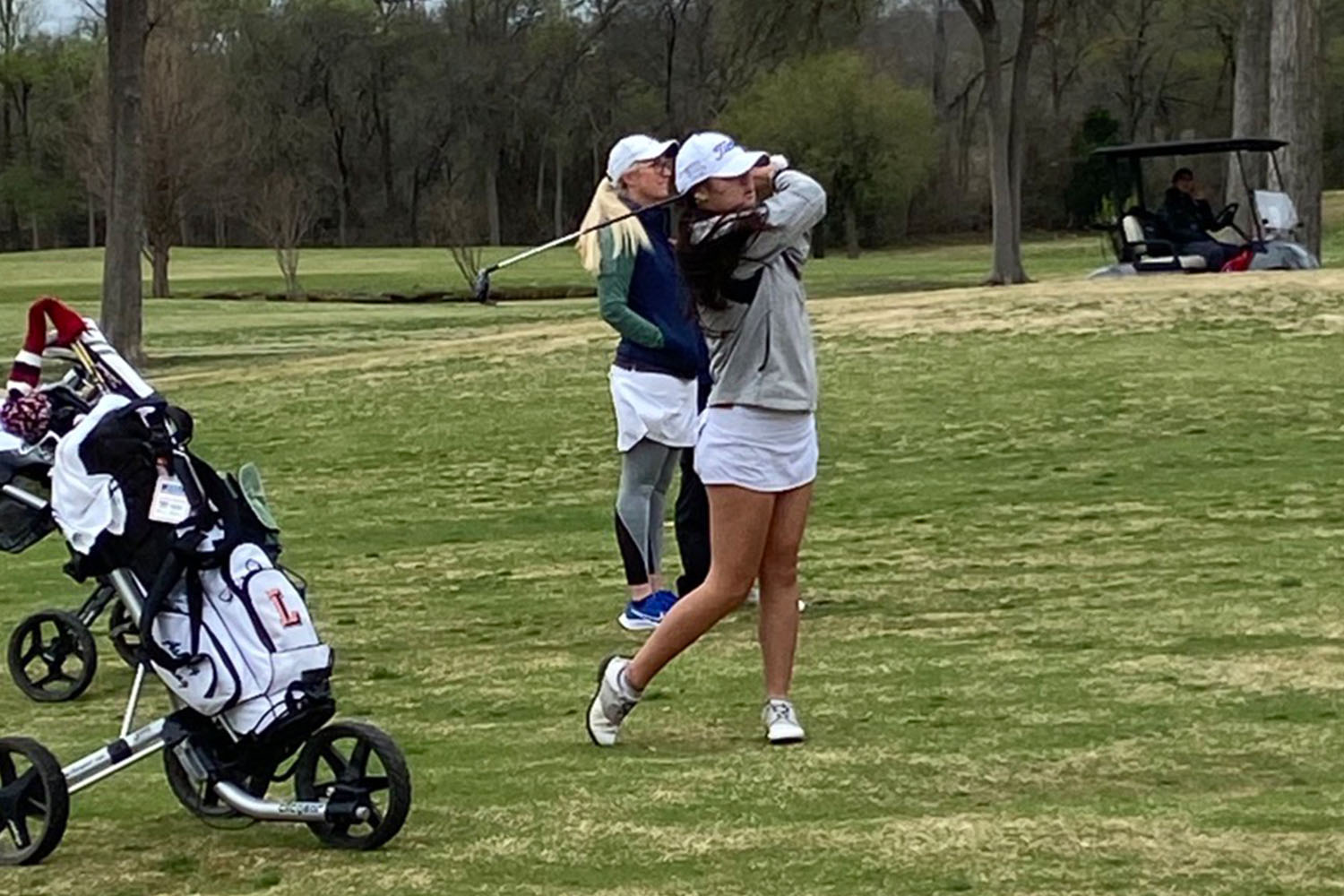 Girls+golf+rolls+out+of+district+tournament