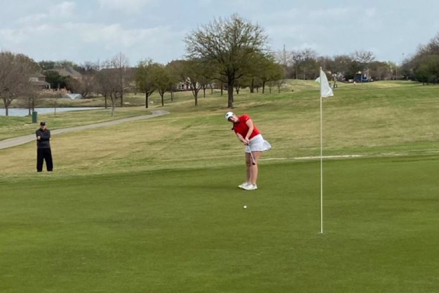 Sophomore Ally Smith tracking her putt on the 7th green on day 2.