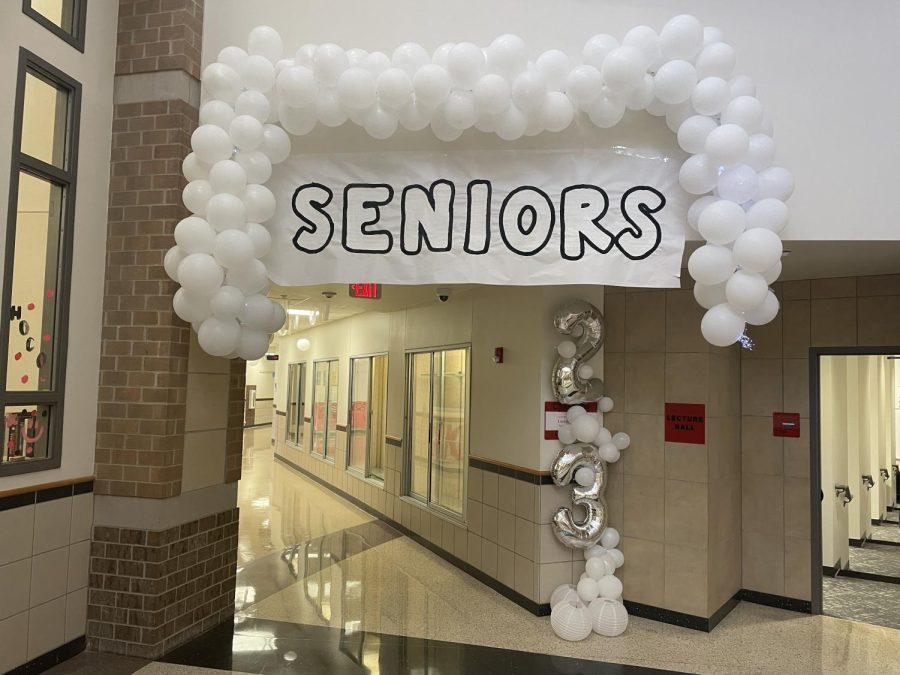 As the Homecoming dance approaches, Student Council has decorated the halls for Homecoming week. For many students, the decorations brought back feelings of school spirit to start out to their Monday morning. 
