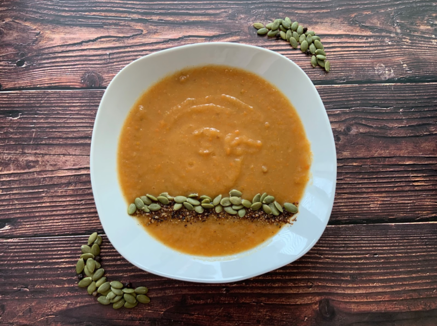 Butternut squash soup, the perfect meal for the cooler weather. Not only is this soup healing to eat, but it is also packed with aromatics and herbs like ginger, garlic, and rosemary.

