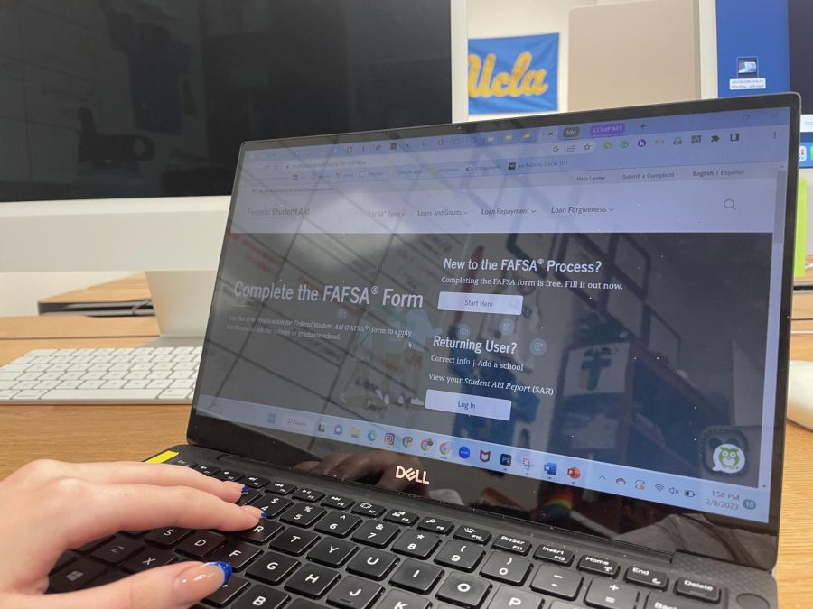 Seniors can learn more about FAFSA with the FAFSA workshop on Wednesday in the cafeteria from 6 - 7:45 p.m. The purpose of this workshop is to helps students understand FAFSA and how to apply,  counselor Ryan Kiefer said. 