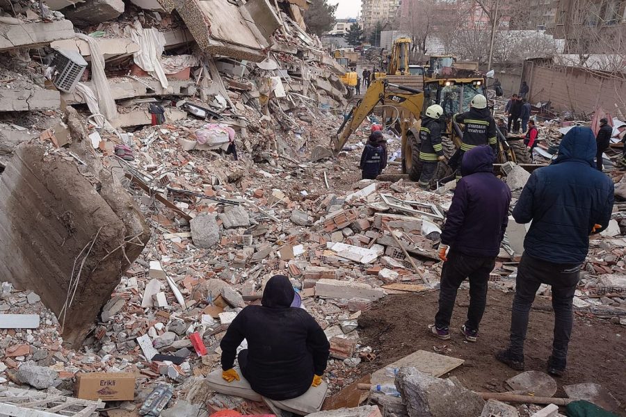 Although a natural disaster, the effects of the earthquake that struck Turkey and Syria were only exacerbated by political corruption and negligence. The corruption seen in the construction industry has resulted in a lack of proper building standards and safety regulations.
