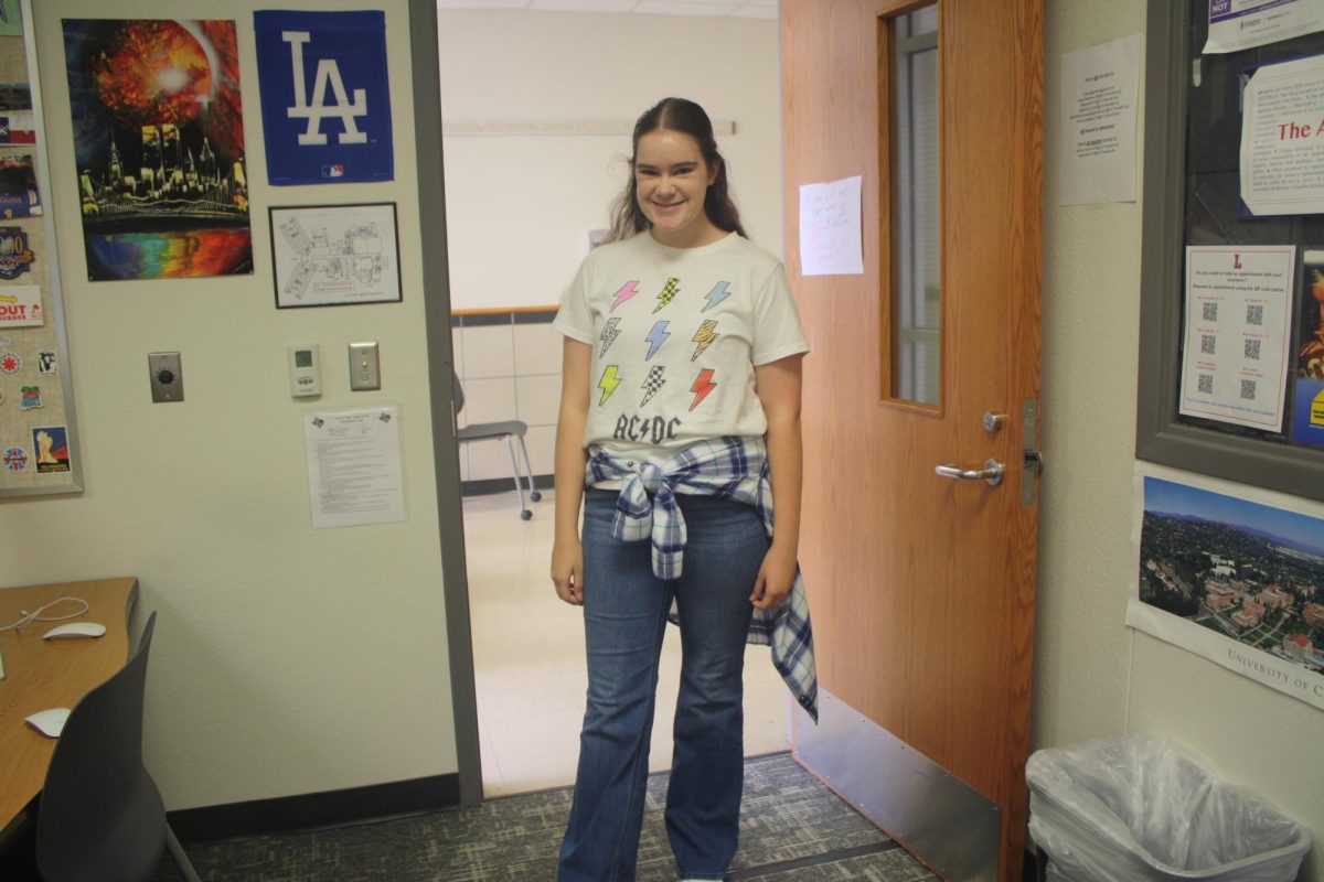 Junior Lauren Pratt was found wearing a flannel on her waist, a common trend in the 90s.