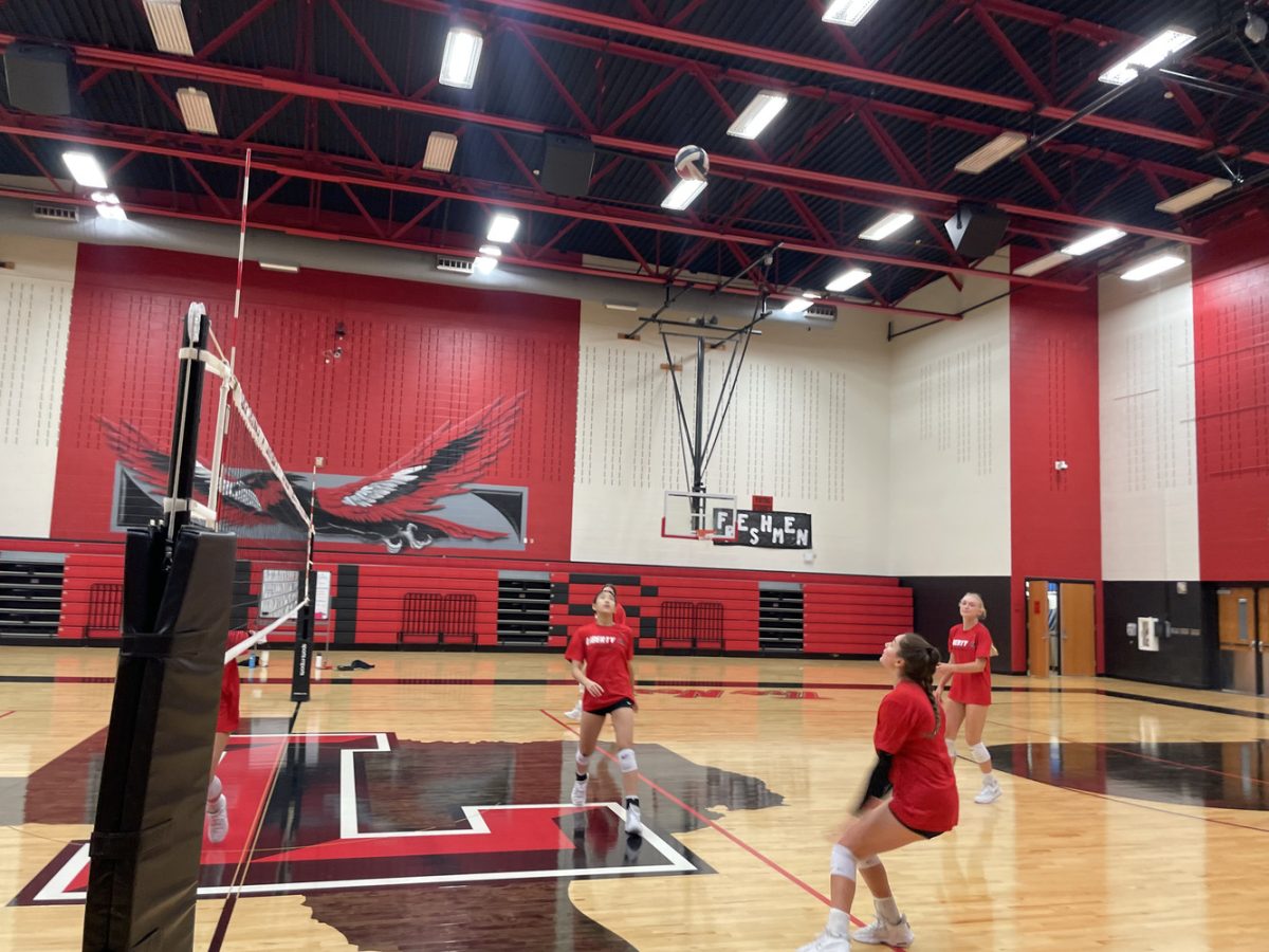 Beating Braswell on Friday, the volleyball team had time off for Labor day weekend but came back ready to beat Lonestar. “Coming off the break, we need to have our heads in the game,” junior Andrea Juneau said. 