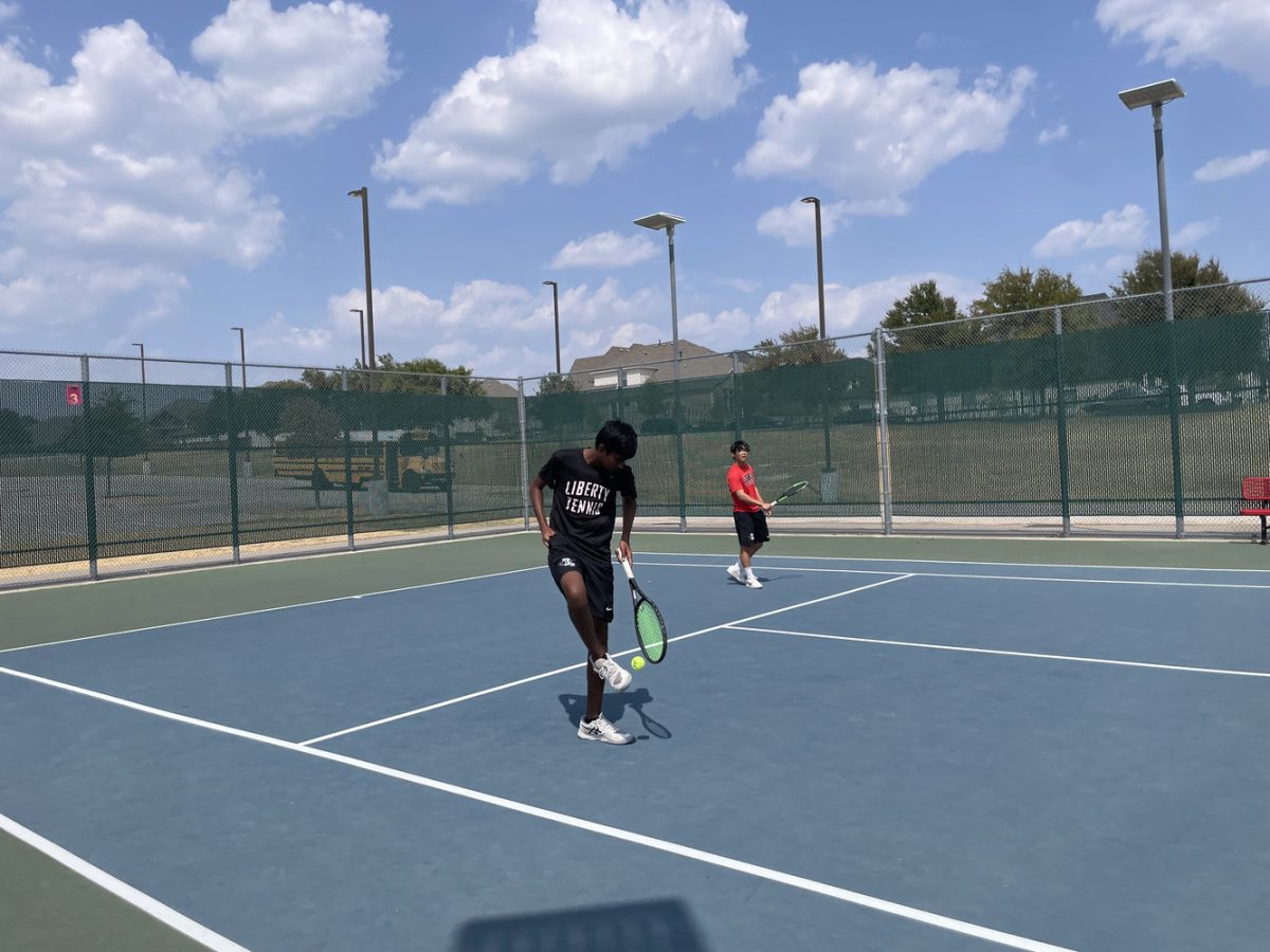 After a tough loss last game to the Knights, Redhawk tennis hopes to bounce back Tuesday against Emerson. The team is focused on maintaining consistency,” head coach William Davis said.