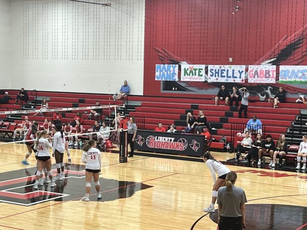 Competing against the Memorial Warriors (4-2) for the second time this season Tuesday, the volleyball team (5-1) came out on top once again by a score of 3-0, moving into a tie for first  place in the District 11-5A standings. 