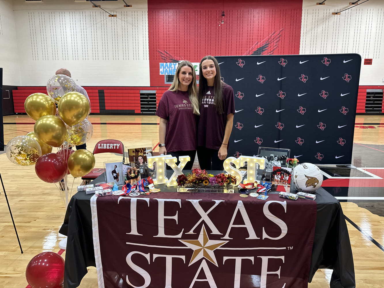 MJ McCurdy will become a Bobcat next year signing with Texas State University.