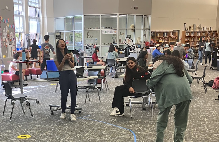 AP Psychology students participate in lab stations to test their senses and perception
