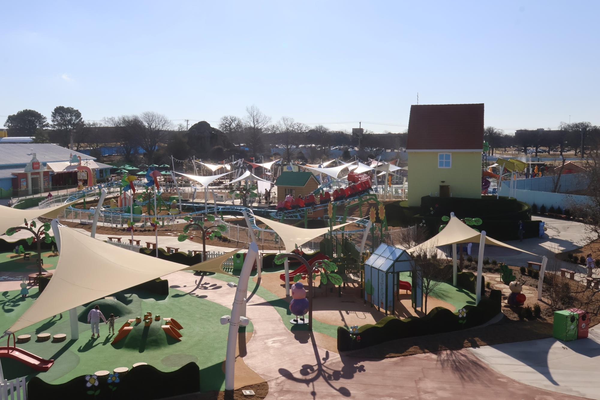 Oink: Peppa Pig theme park opens in Dallas