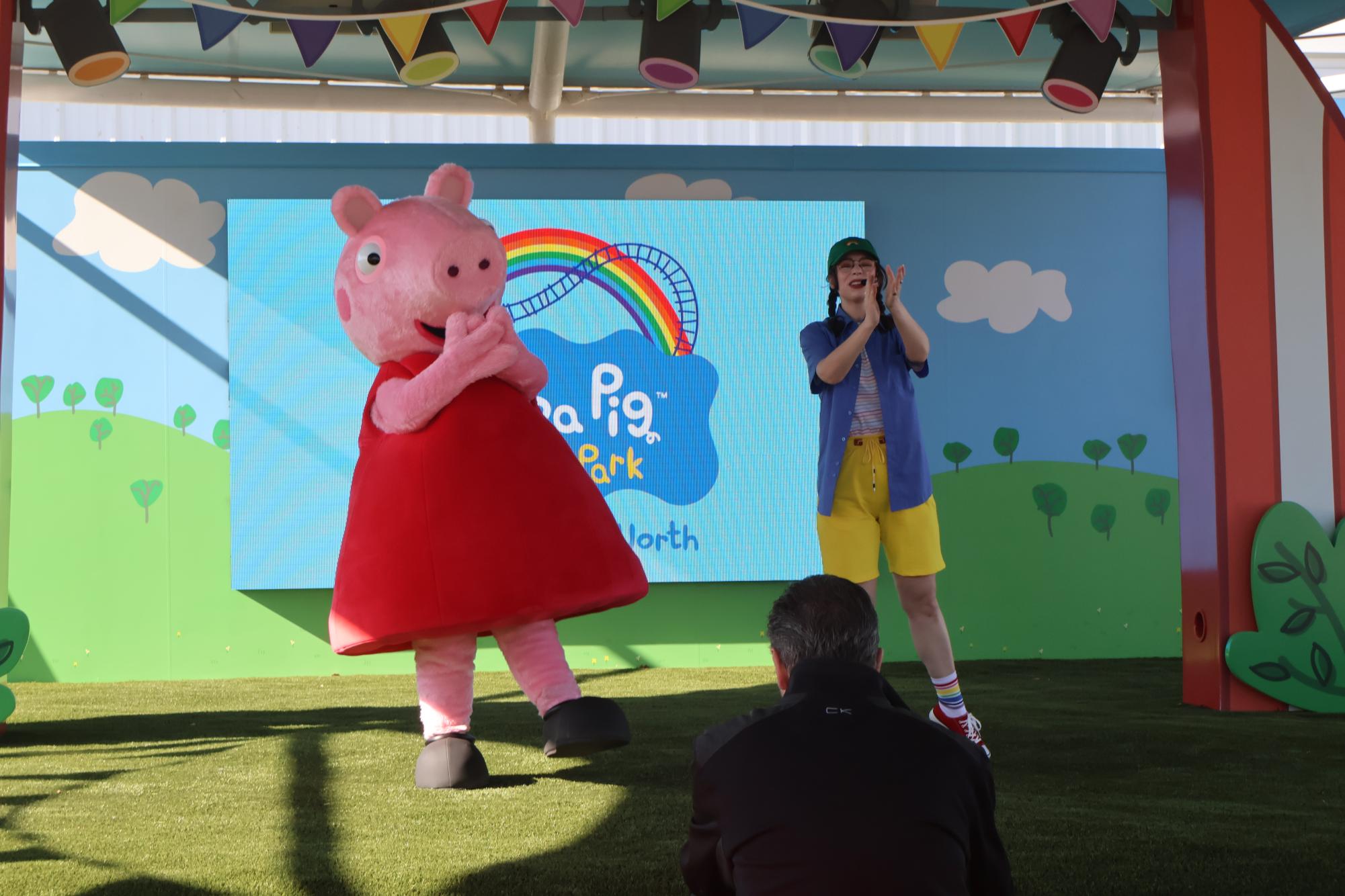 Oink: Peppa Pig theme park opens in Dallas