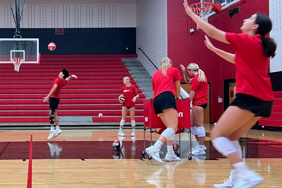 Successfully defending its top spot in Texas high school volleyball rankings, the volleyball team (22-3, 4-0) topped Heritage (13-11, 1-3) in a home match Friday, winning 3-0 and outscoring the Coyotes 76-58.