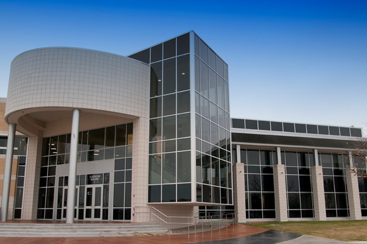 Starting Monday, students enrolled in dual credit courses will begin their classes. Students enrolled in dual credit should check their emails for important information regarding class schedules, locations, and their Collin College accounts.
