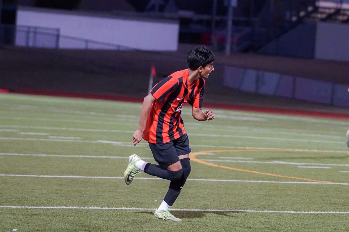 Split results were the name of the game for soccer against Lebanon Trail Tuesday. The boys (6-1-2, #19 in state) won 2-0 on the road to sweep the “Donkey Derby”, and the girls (1-6-2) fell to the Blazers 1-0 at The Nest. 